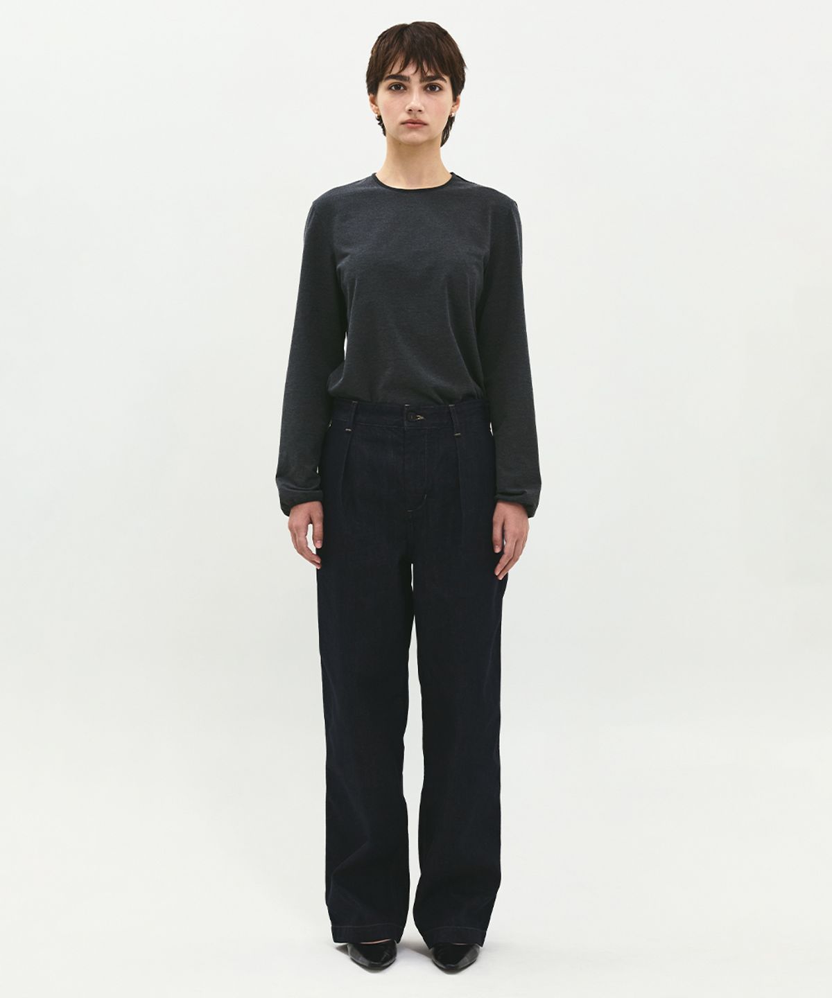 러프사이드 화이트라벨(ROUGH SIDE WHITE LABEL) Pipin Long Sleeve Charcoal