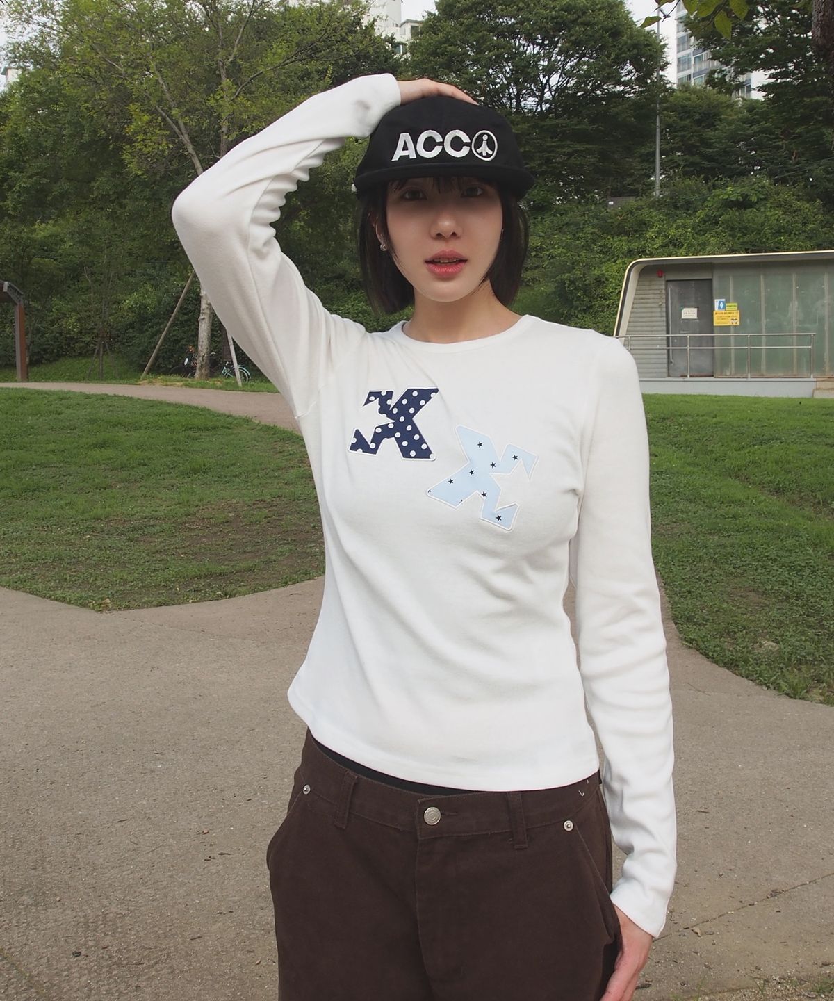 케이케이이이이(KKEEE) KK 도트 패치 코지 긴팔티(2color)