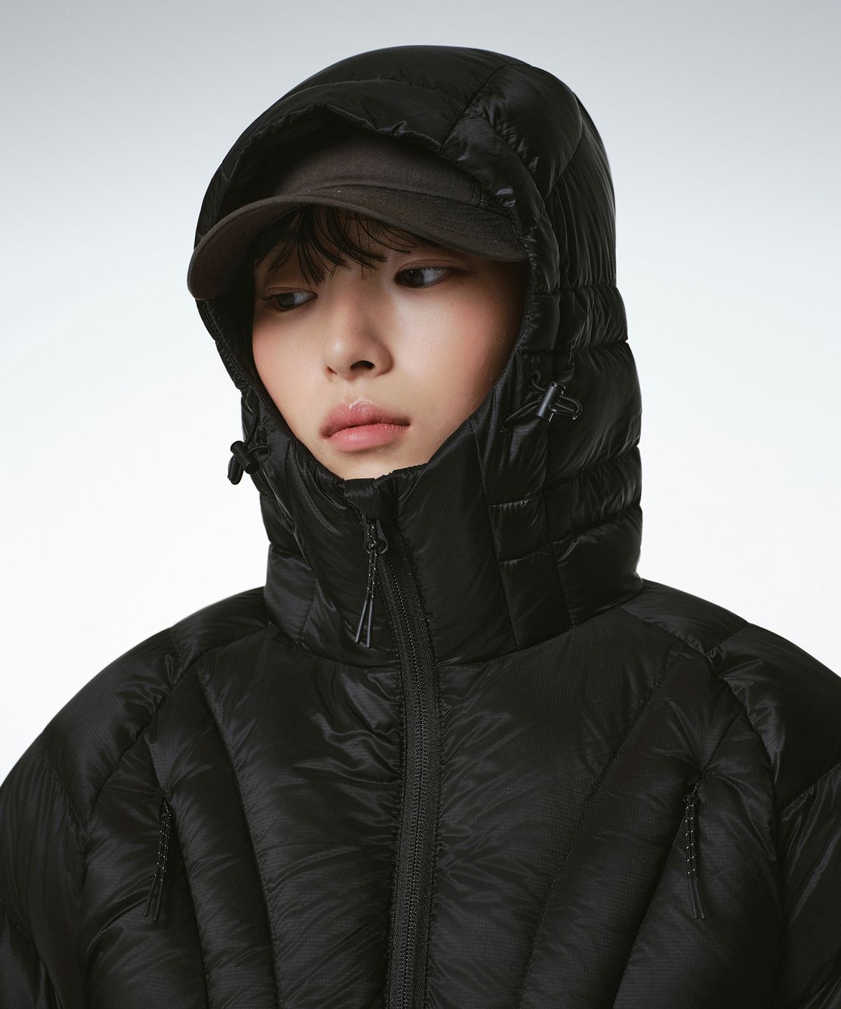 무신사 스탠다드 우먼(MUSINSA STANDARD WOMAN) [시티 레저] 우먼즈 컨투어 후디드 라이트 다운 재킷 [블랙]