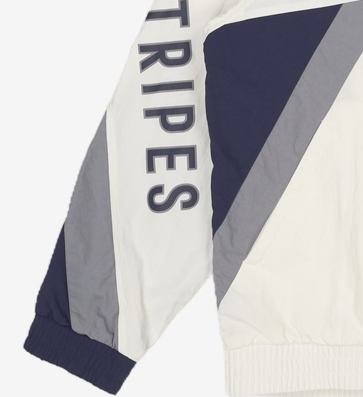 아디다스(ADIDAS) 워딩 오버사이즈 핏 우븐 풀집 재킷 IT4361 XS