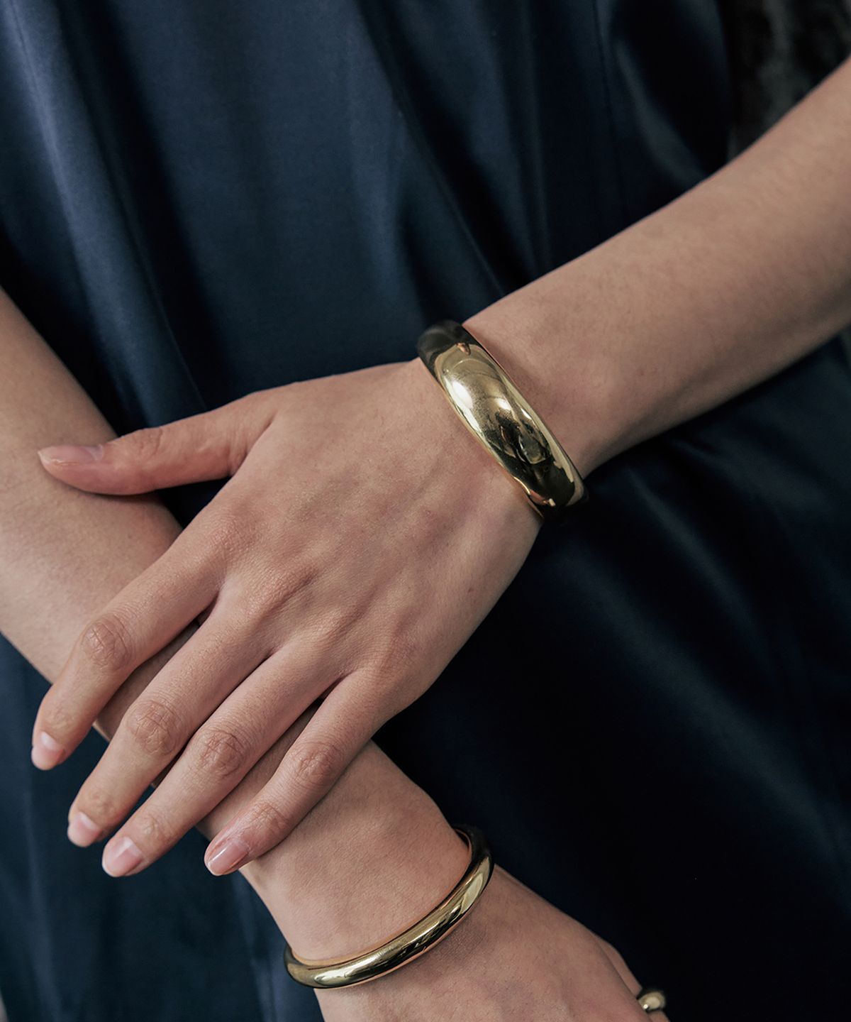 그라스마티네(GRASSE MATINEE) Bold Dome Cuff Bracelet Gold