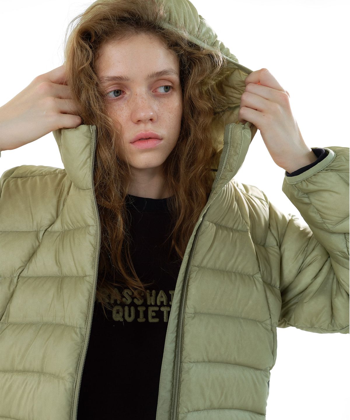 썬러브투어(SUNLOVETOUR) Hooded Fly Light Down Jacket Khaki