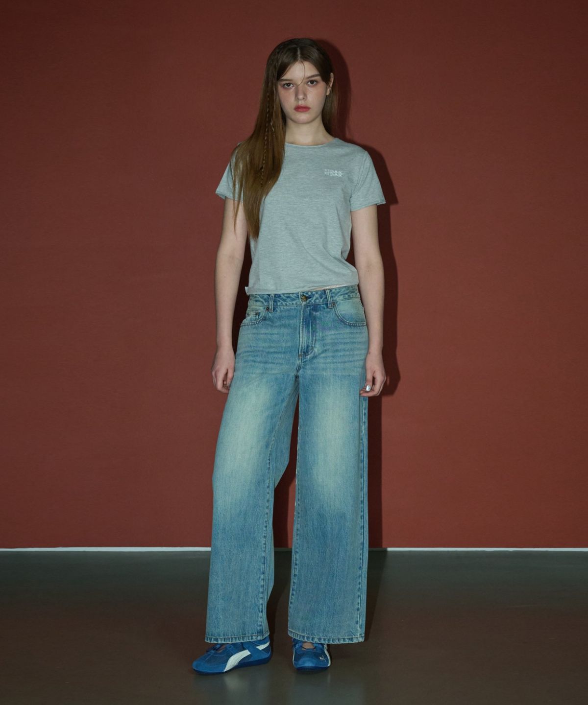 림닉(REEMNIK) RIVETTE DRIFT LETTERING WIDE DENIM PANTS [BLUE]