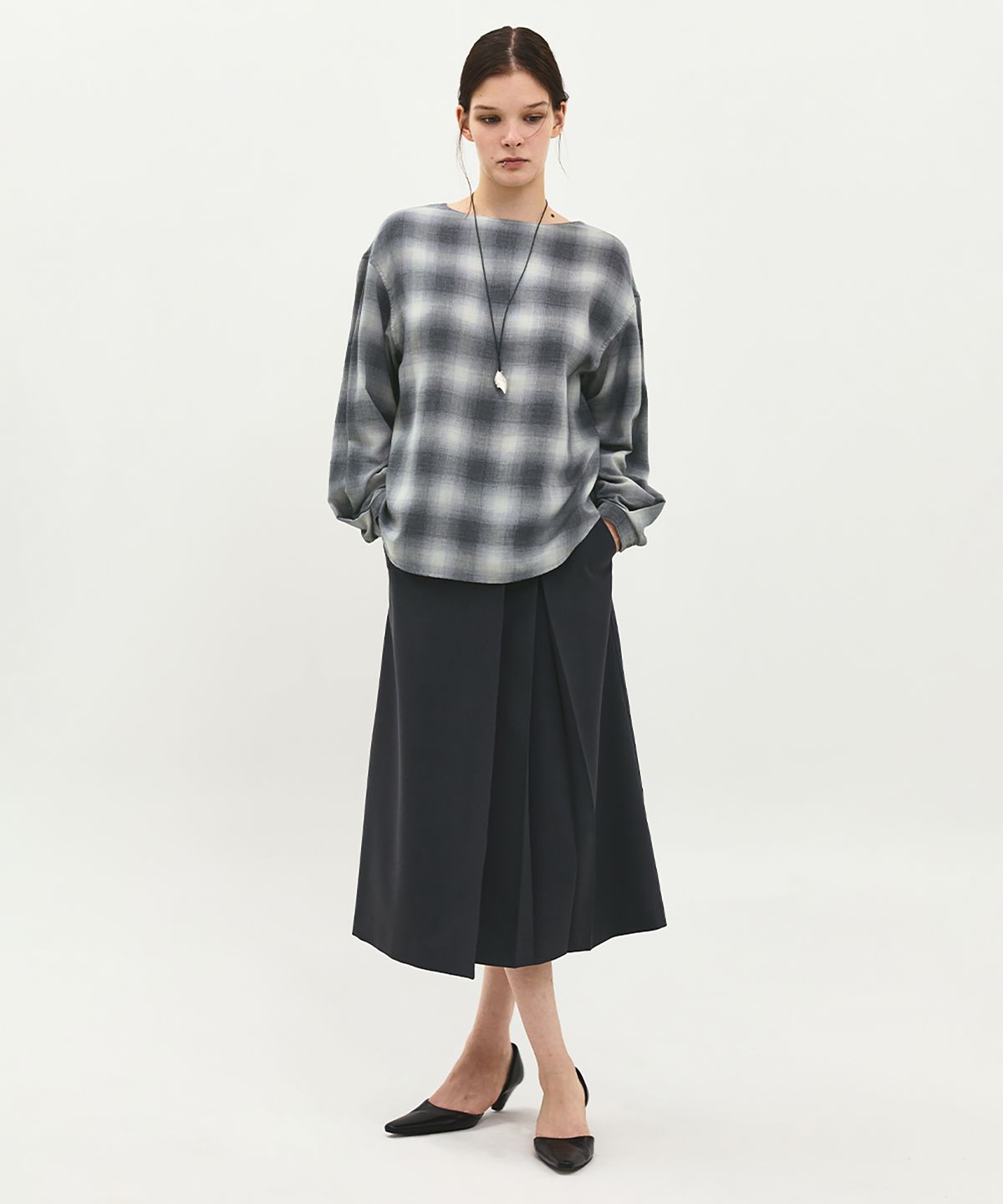 러프사이드 화이트라벨(ROUGH SIDE WHITE LABEL) Wrap Pleats Skirt Charcoal