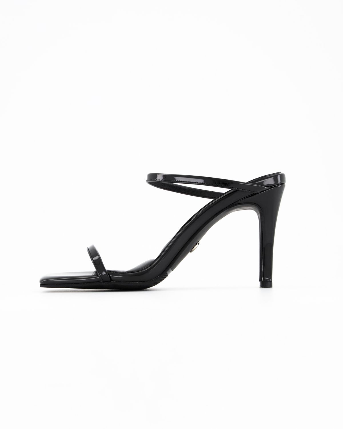 쿨시스(COOLSIS) CS PATENT STRAP HEELS (BLACK, 9.5cm)