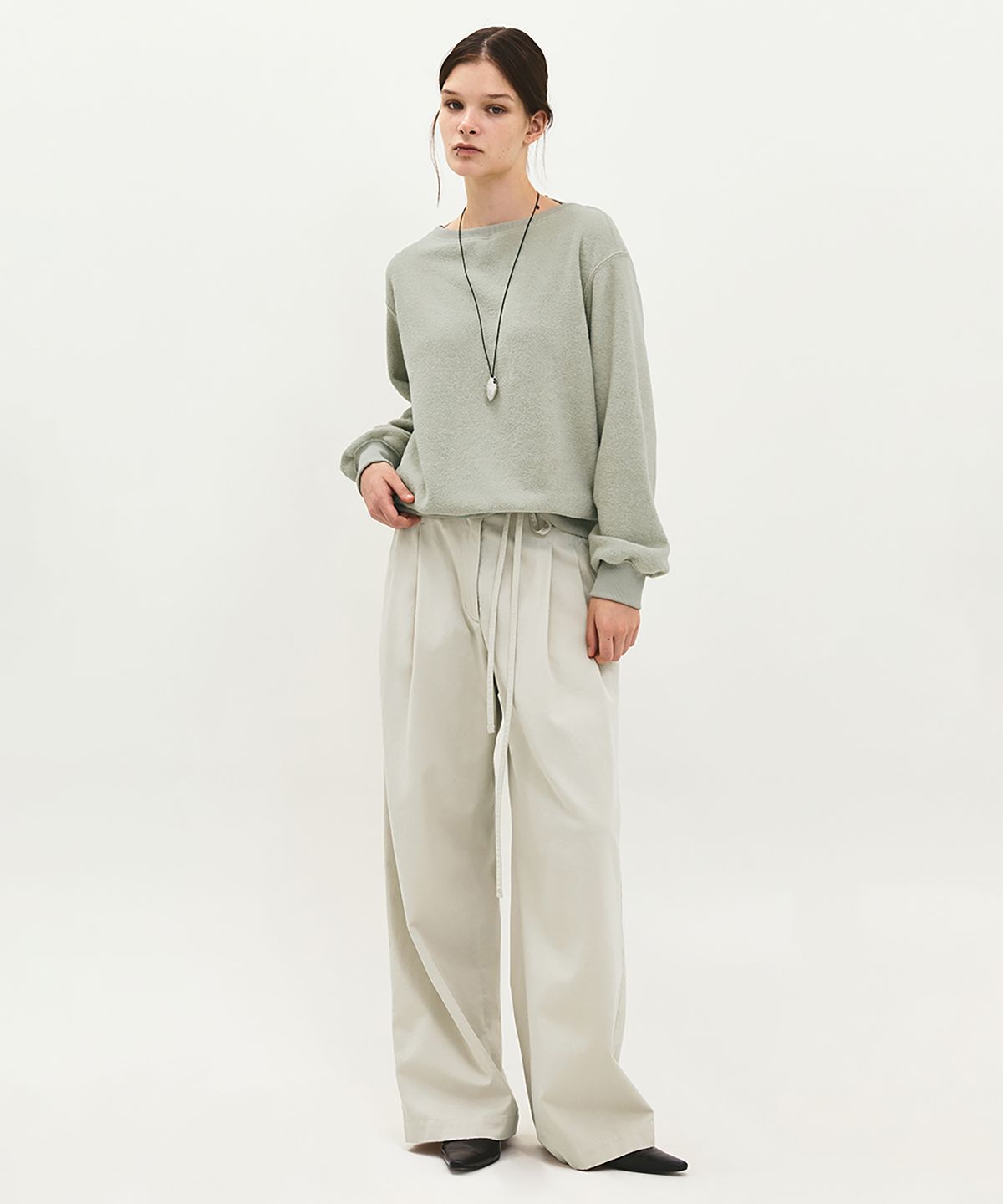 러프사이드 화이트라벨(ROUGH SIDE WHITE LABEL) Pond Sweat Shirt Sage