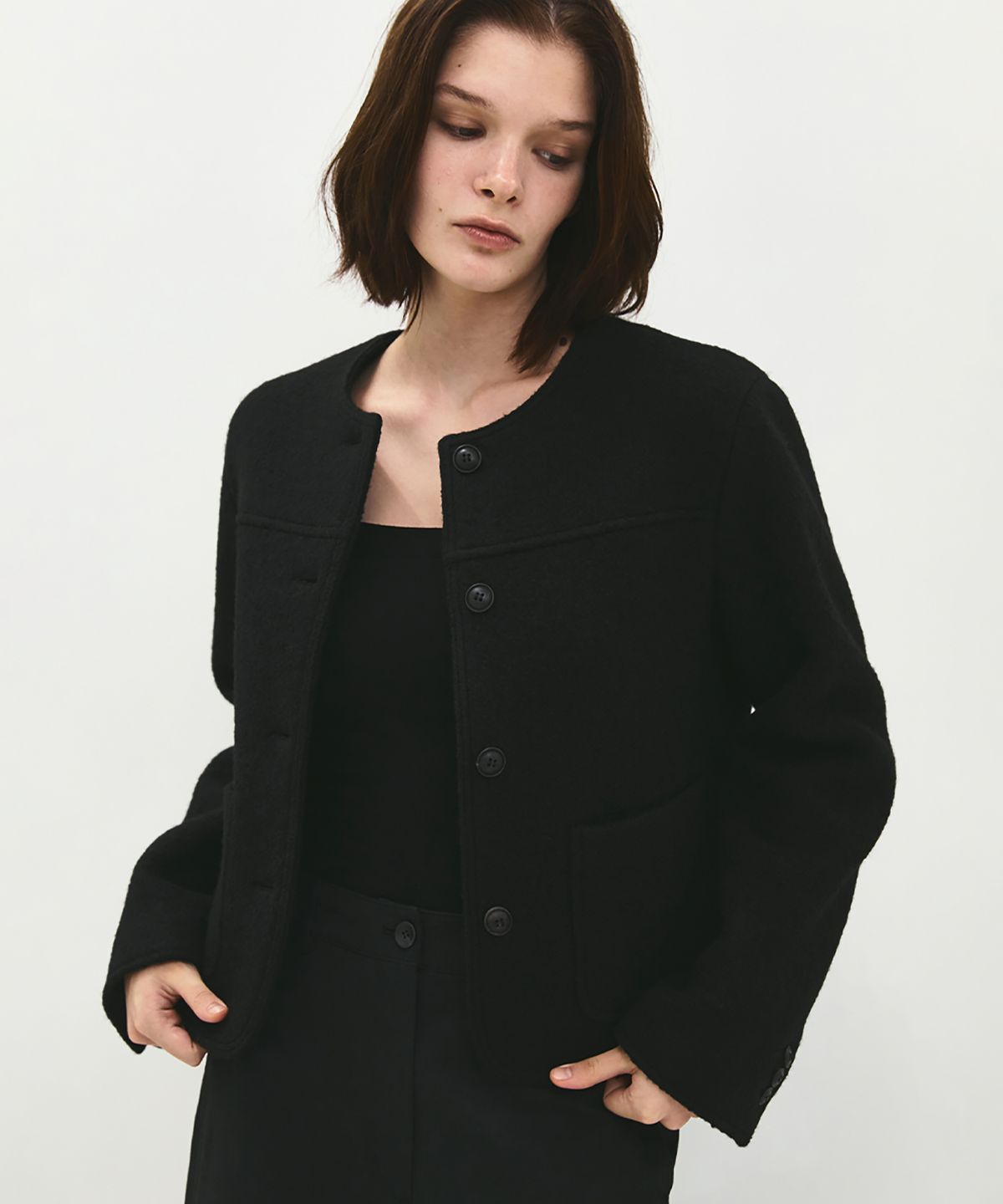 러프사이드 화이트라벨(ROUGH SIDE WHITE LABEL) Brief Collarless Jacket Black