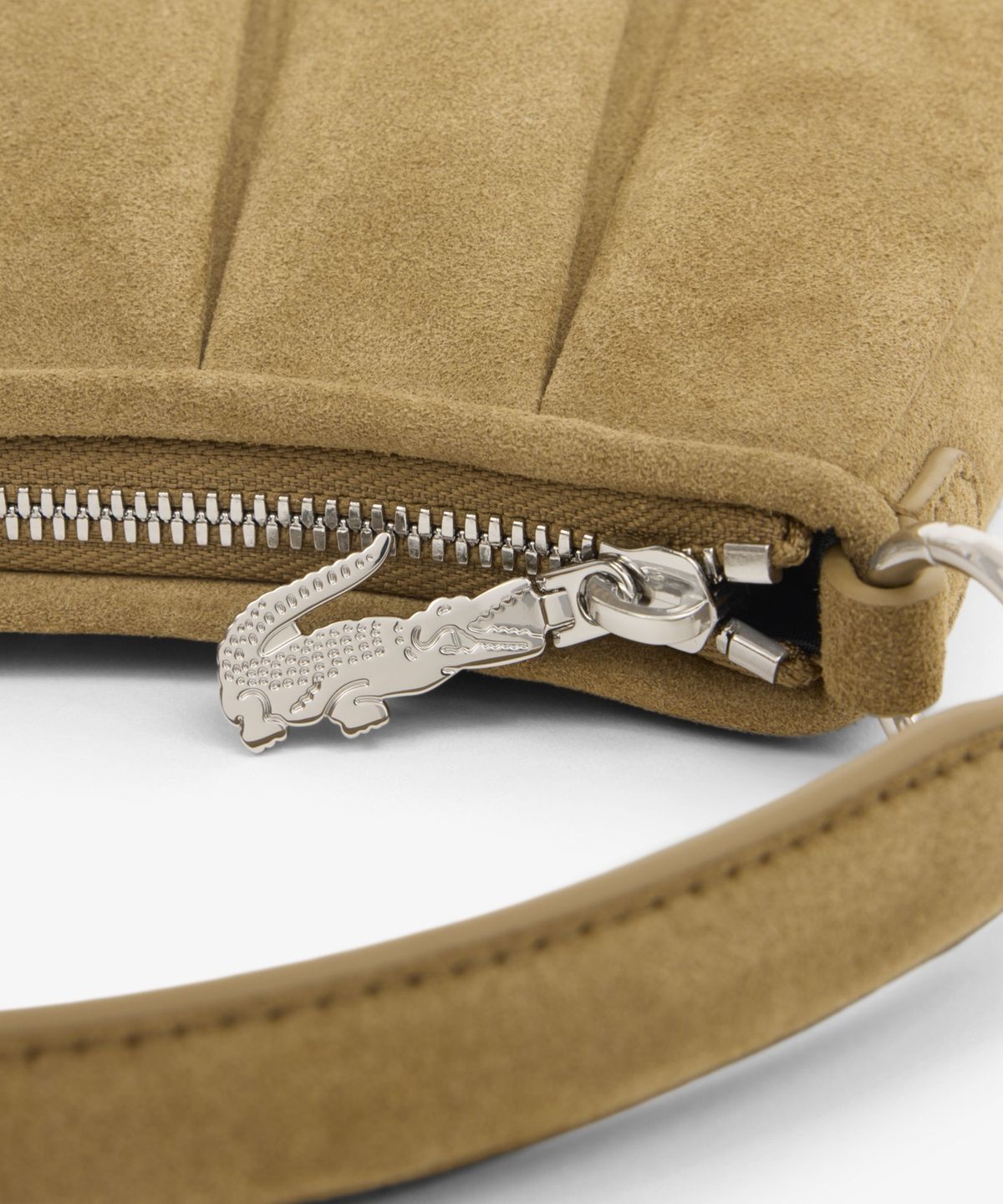 라코스테(LACOSTE) 여성 렝글렌 스웨이드 스몰 크로스바디 NU5467D56N T90
