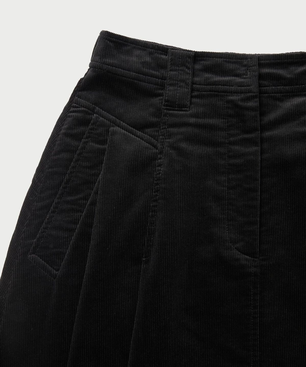 이로 우먼(IROWOMEN) Frane 벨벳 코듀로이 스커트 ILKAA26702BKX