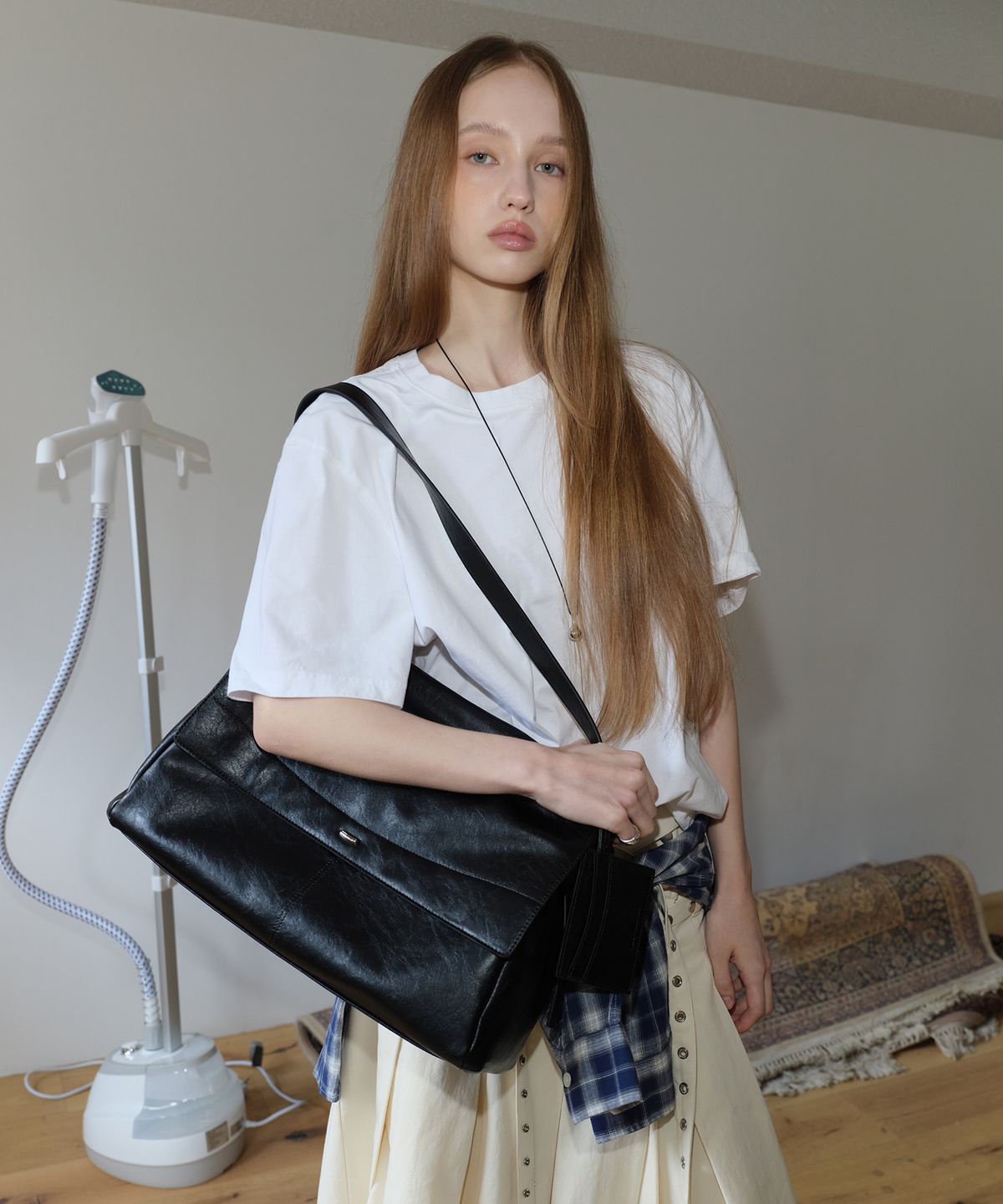 질바이질스튜어트(JILL BY JILLSTUART) [플리] 커브 스티치 플랩 숄더백