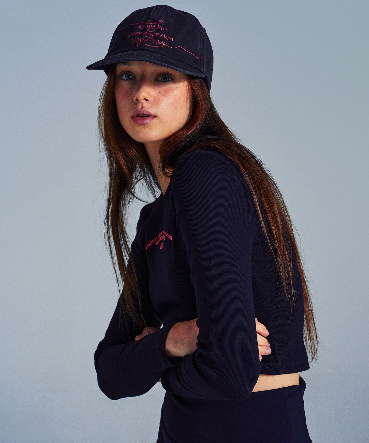 미나수(MENASOO) MNS x American apparel 261 Crop Long-Sleeves_Black