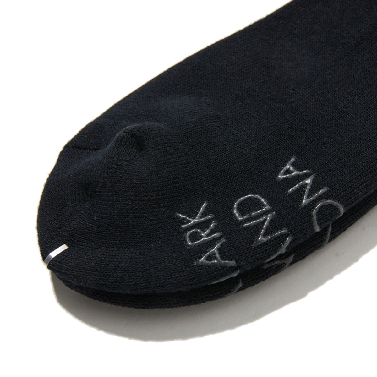 마크앤로나(MARK&LONA) W T-LINE BACK LOGO KNEE SOCKS LS3YS72F