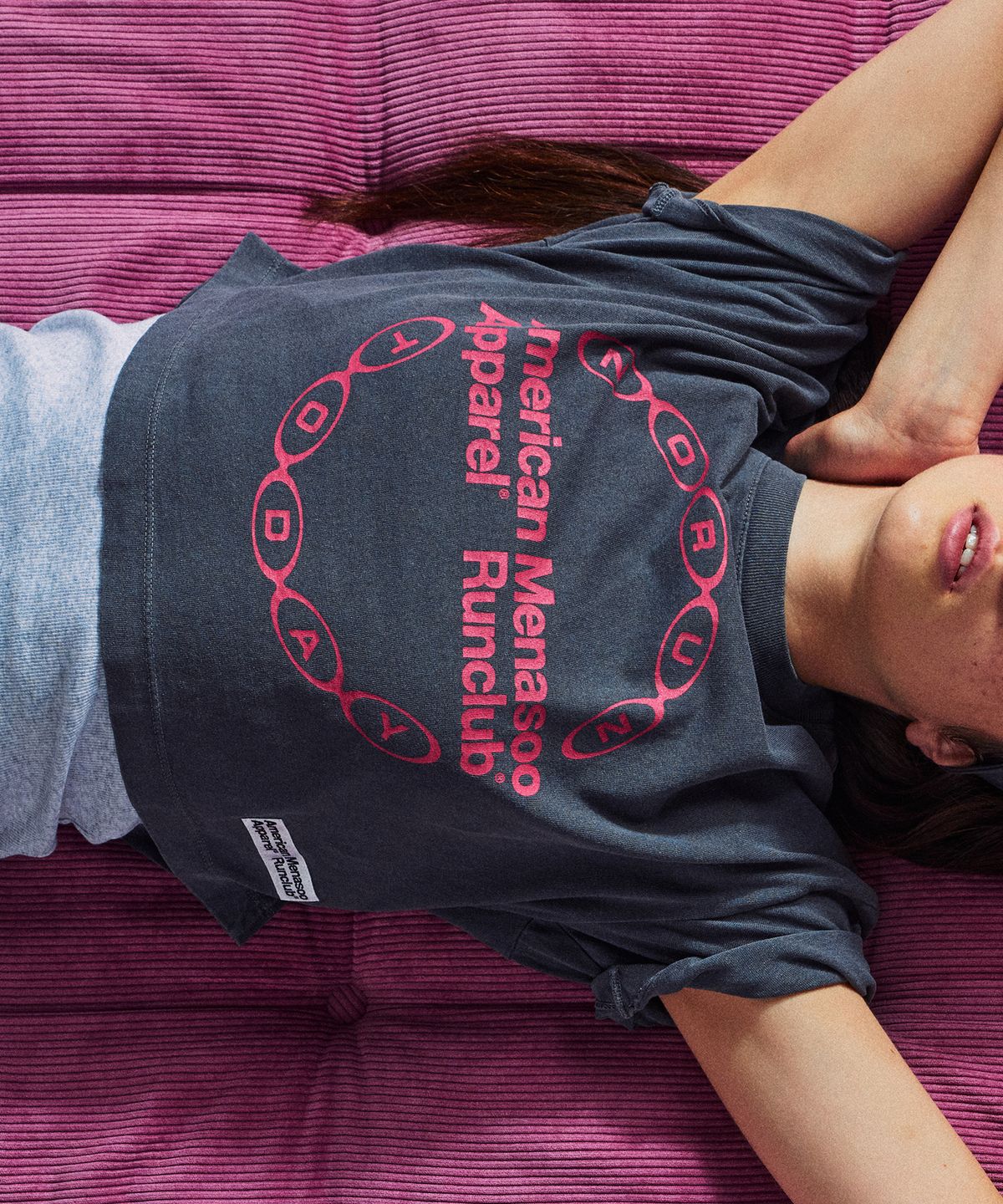 미나수(MENASOO) MNS x American apparel Big Circle Logo T-Shirts_Charcoal