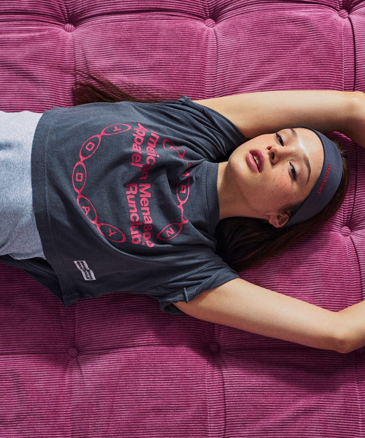 미나수(MENASOO) MNS x American apparel Big Circle Logo T-Shirts_Charcoal