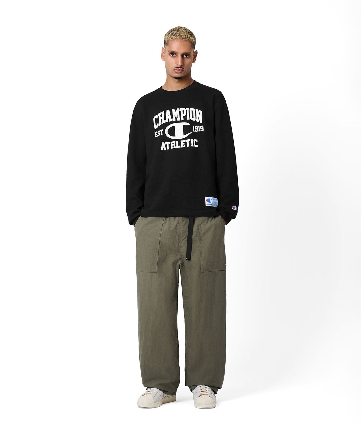 챔피온(CHAMPION) 로고 와플 롱슬리브 티셔츠 Black