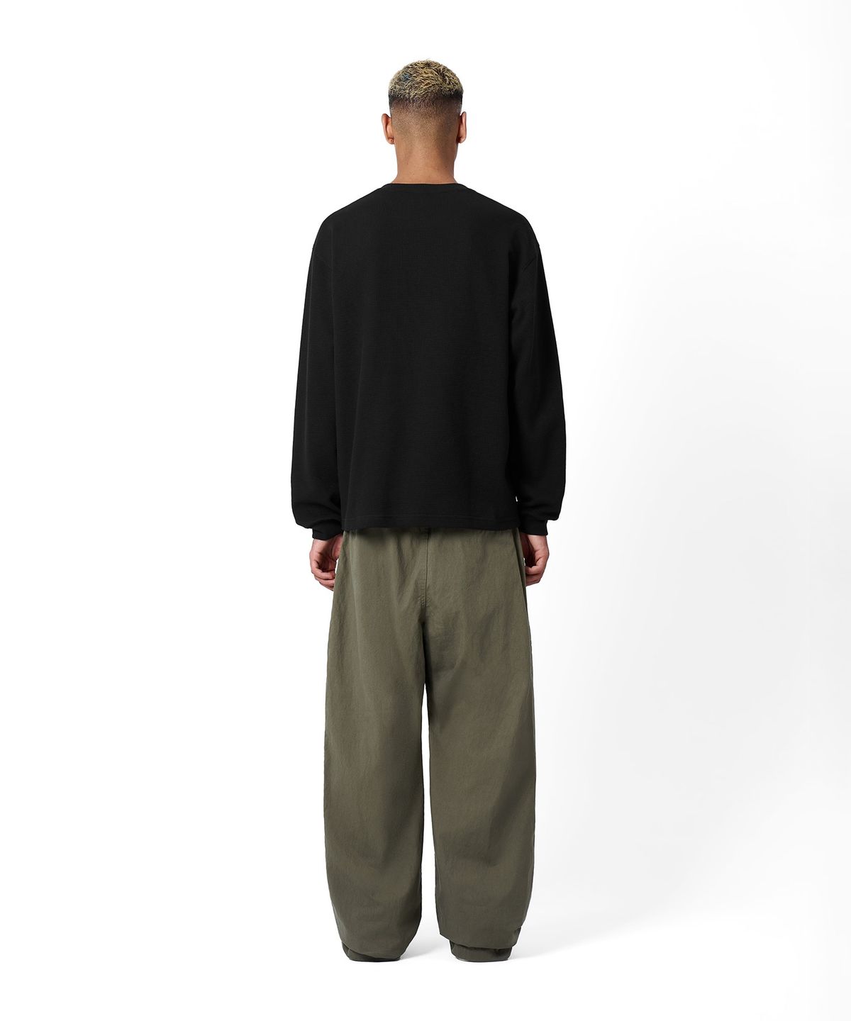 챔피온(CHAMPION) 로고 와플 롱슬리브 티셔츠 Black