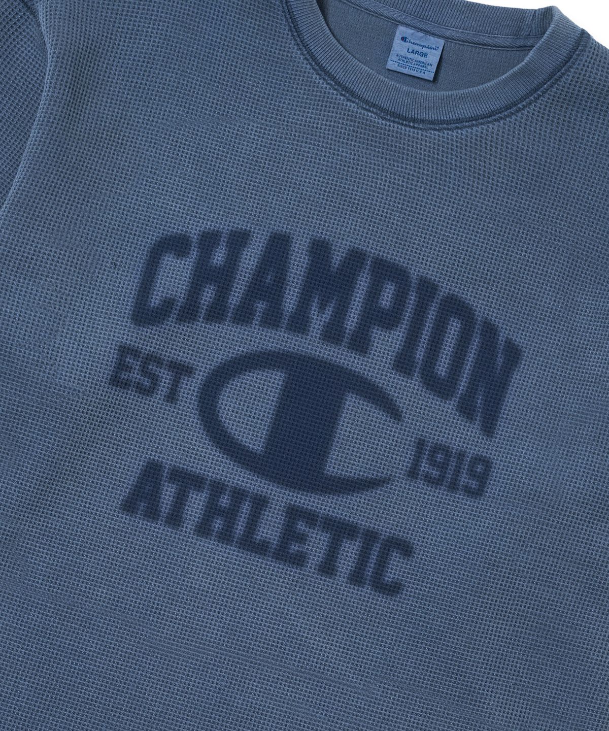 챔피온(CHAMPION) 로고 다잉 와플 롱슬리브 티셔츠 Blue