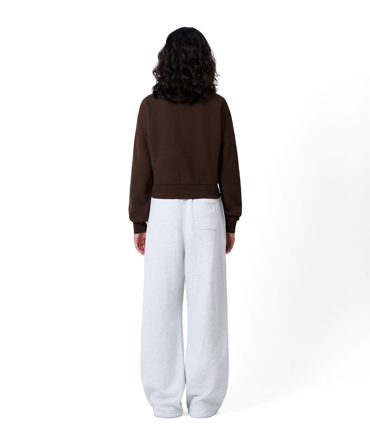 챔피온(CHAMPION) 여성 넘버링 크롭 기모 스웨트 셔츠 Brown