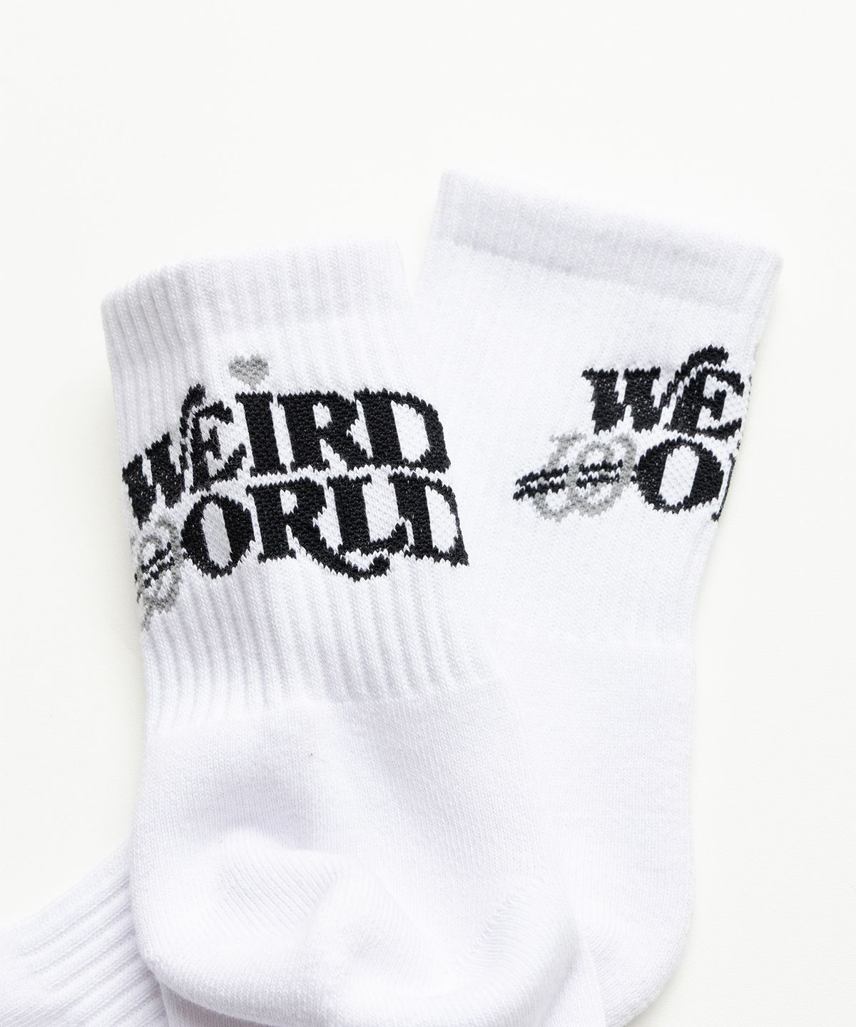 위얼드월드(WEIRDWORLD) 아크로고 양말 화이트