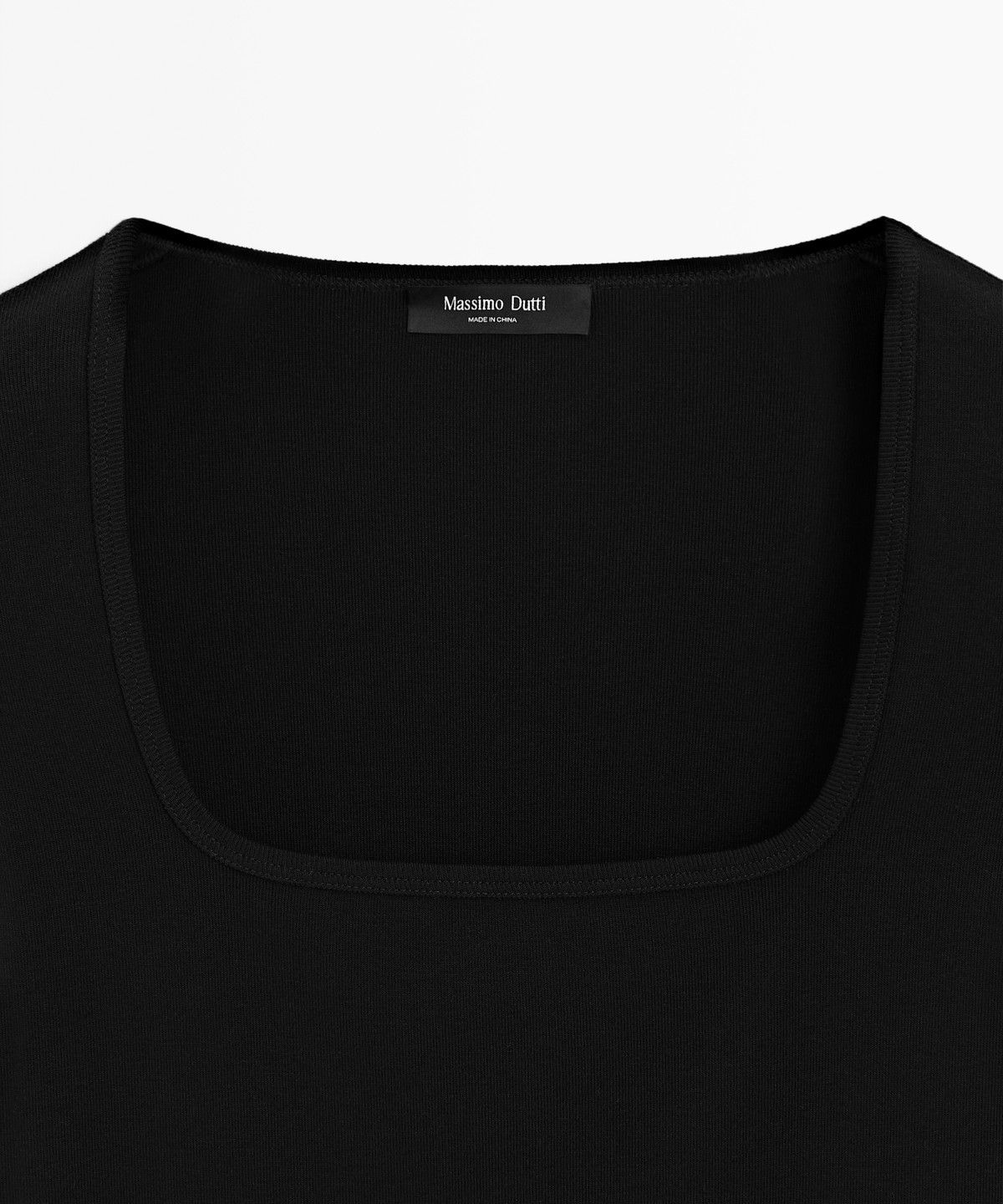 마시모두띠(MASSIMO DUTTI) 스퀘어넥 반팔 티셔츠
