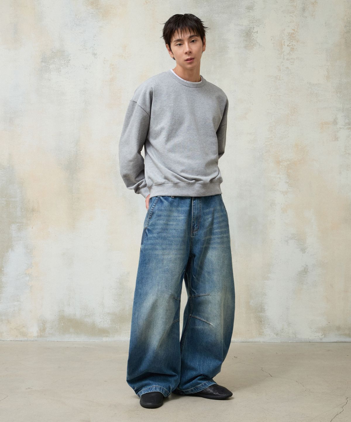에이지오디(AGOD) 레이어드 크루넥 스웨트셔츠 [그레이]