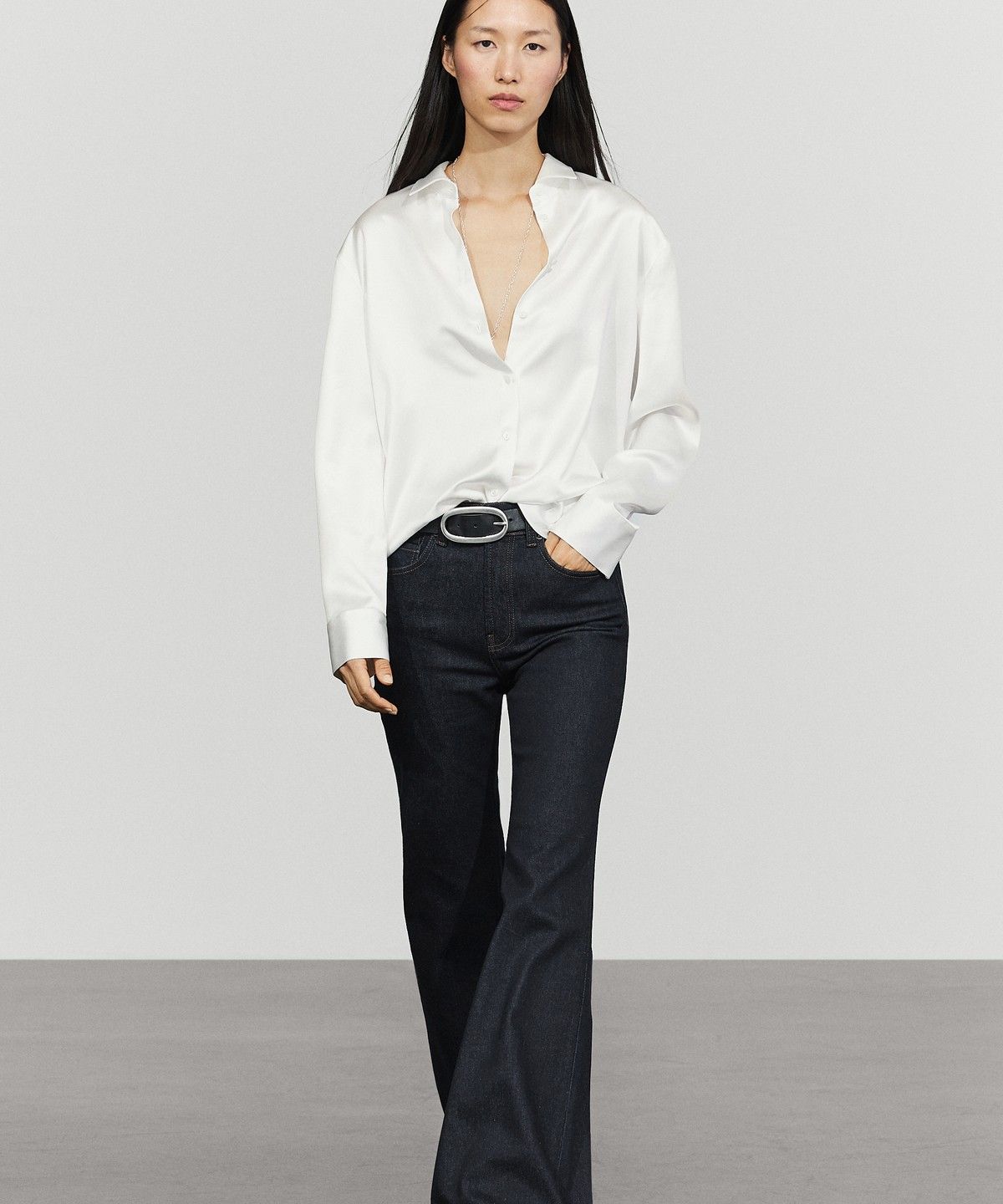 마시모두띠(MASSIMO DUTTI) 새틴 플루이드 셔츠