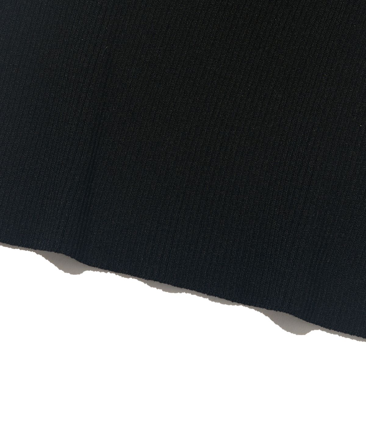 서울어패럴(SEOUL APPAREL) 시크 보트넥 슬리브리스 (블랙)