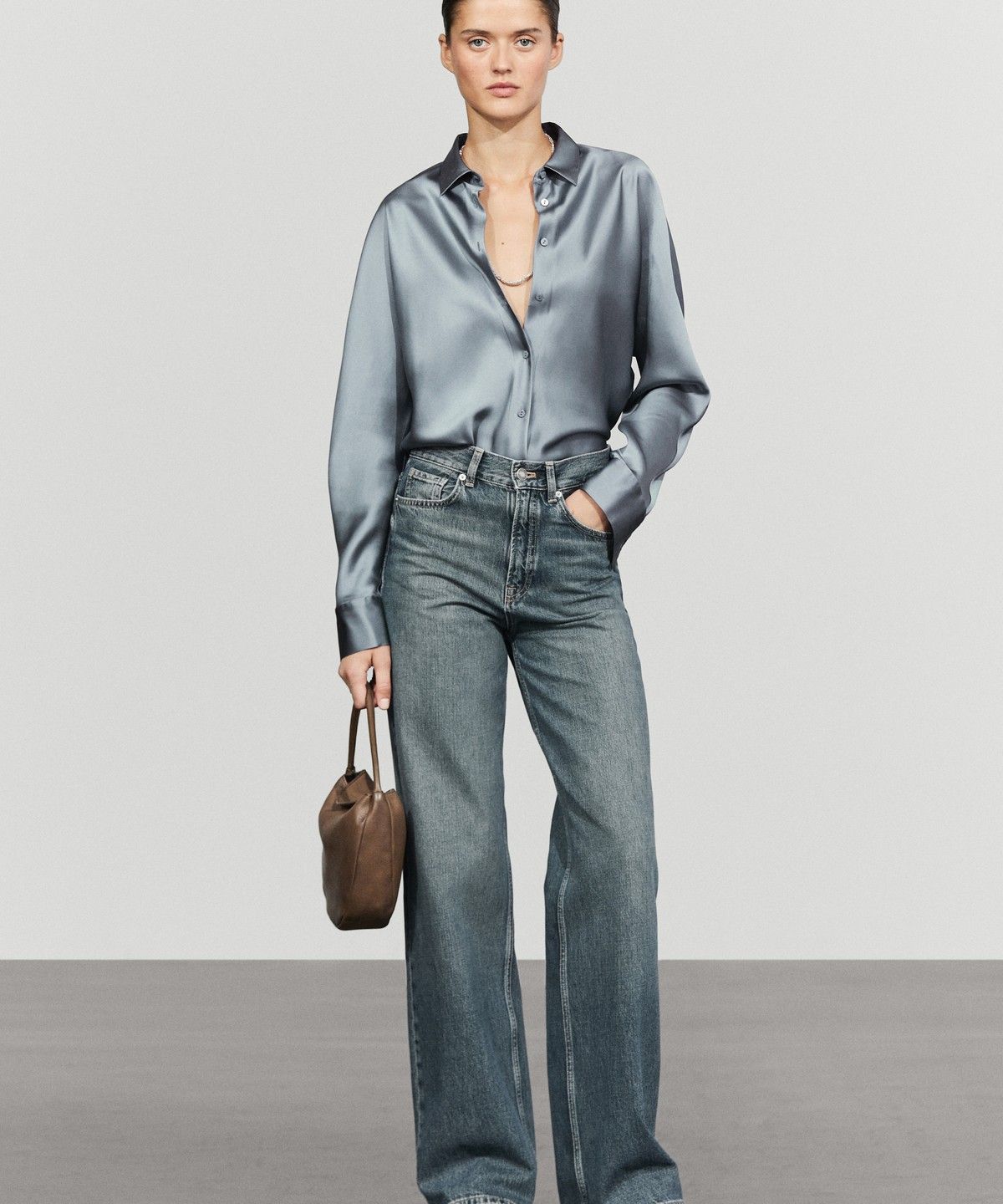 마시모두띠(MASSIMO DUTTI) 플루이드 새틴 셔츠