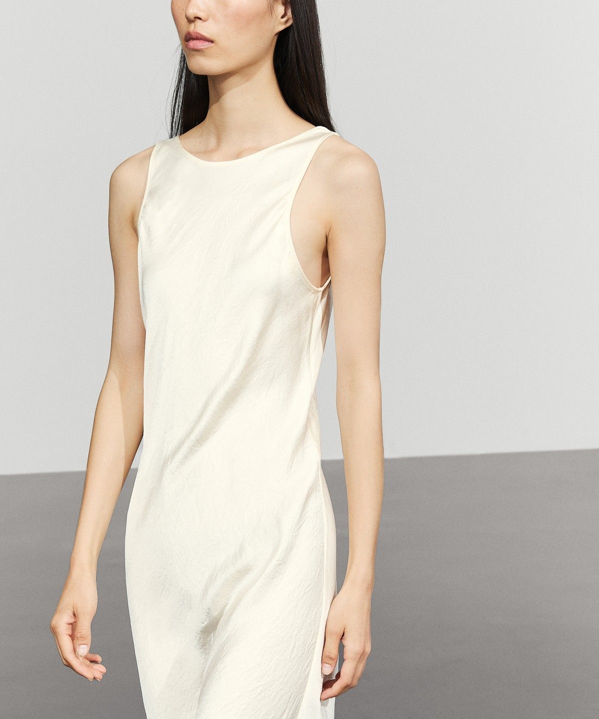 마시모두띠(MASSIMO DUTTI) 새틴 미디 원피스