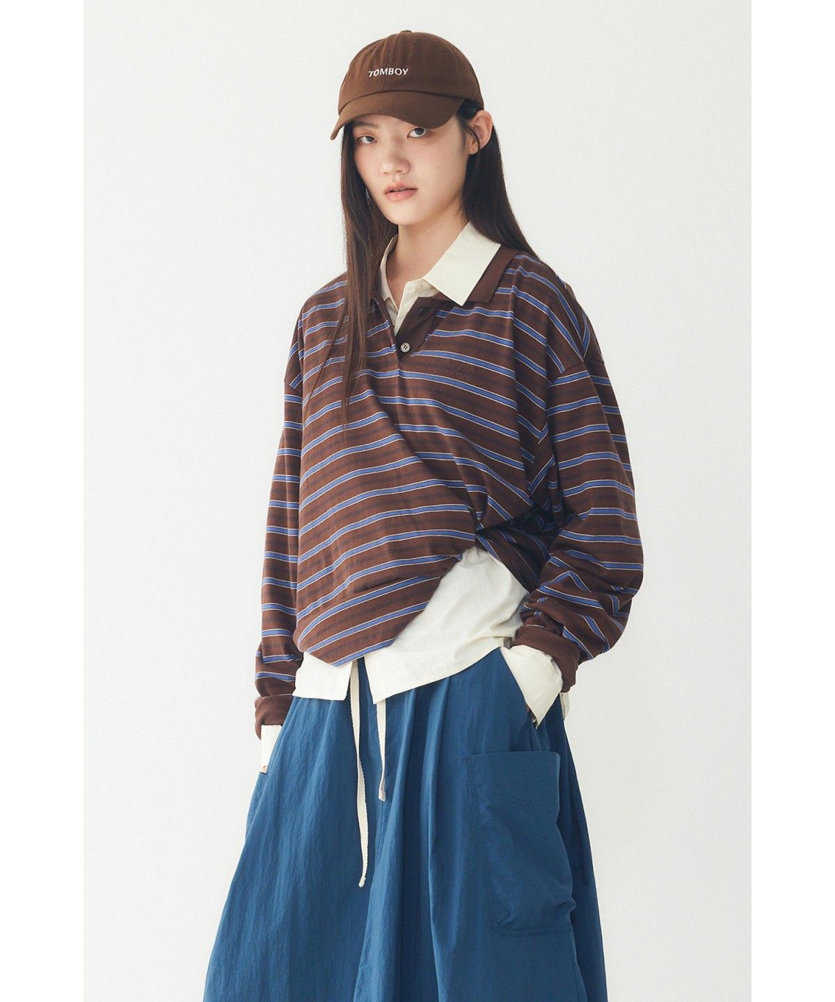 스튜디오 톰보이(STUDIO TOMBOY) 캐주얼 스트라이프 카라 티셔츠 _브라운_9176322981