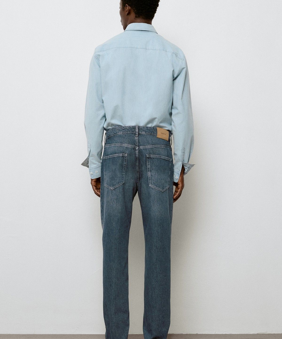 마시모두띠(MASSIMO DUTTI) 테이퍼드 핏 진