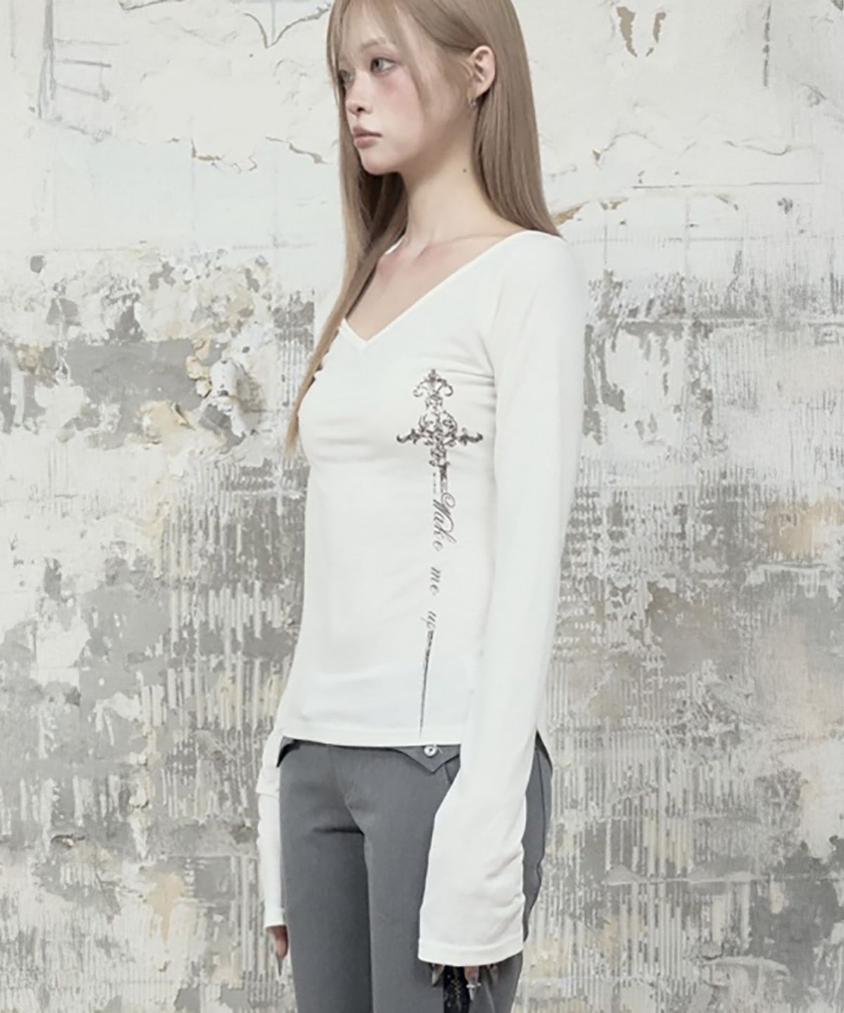 에트오소메(ETRE AU SOMMET) Back Double Cross Printing Long Sleeve (White)