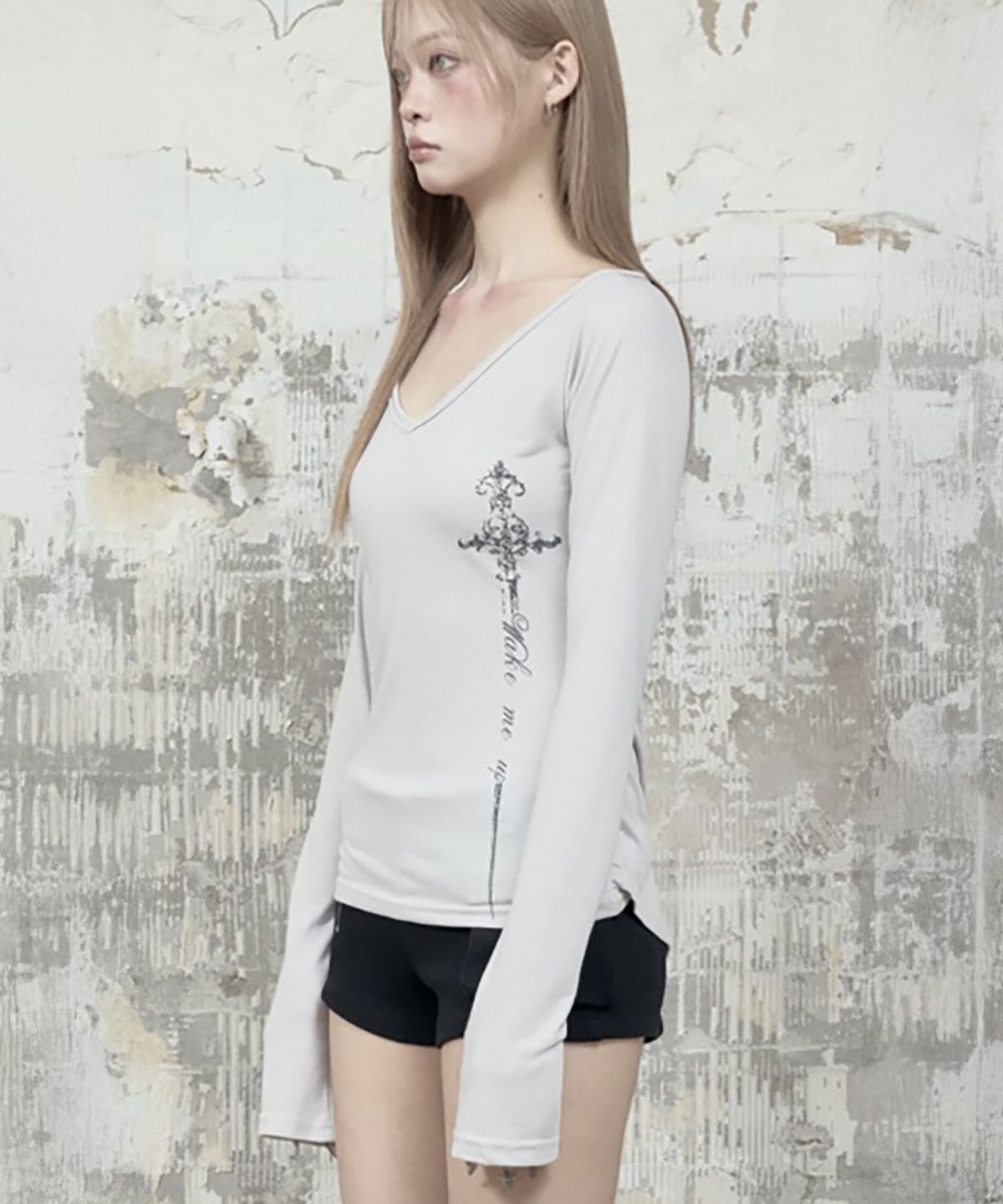 에트오소메(ETRE AU SOMMET) Back Double Cross Printing Long Sleeve (Gray)