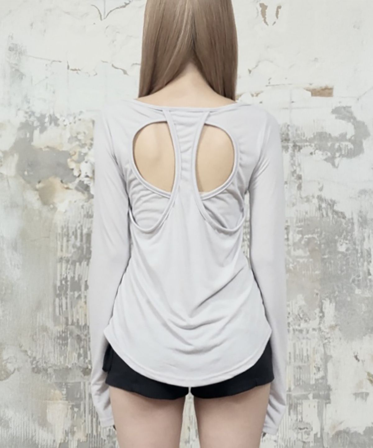 에트오소메(ETRE AU SOMMET) Back Double Cross Printing Long Sleeve (Gray)