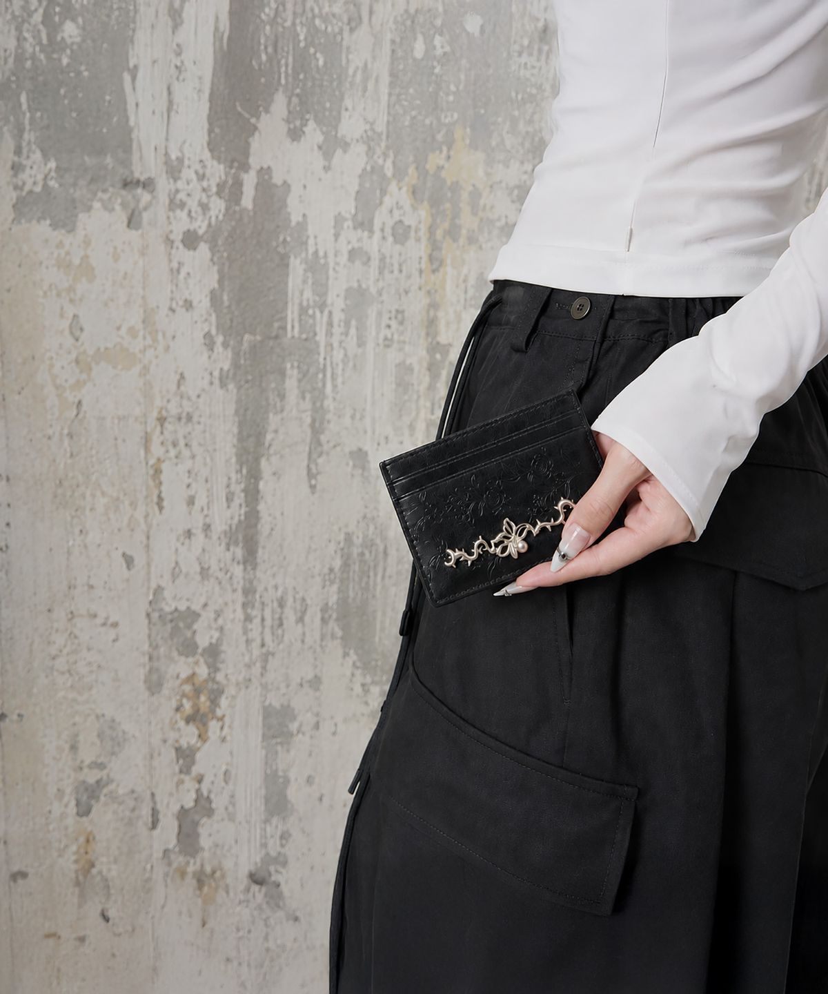 에트오소메(ETRE AU SOMMET) Noir Bloom Card Wallet (Black)