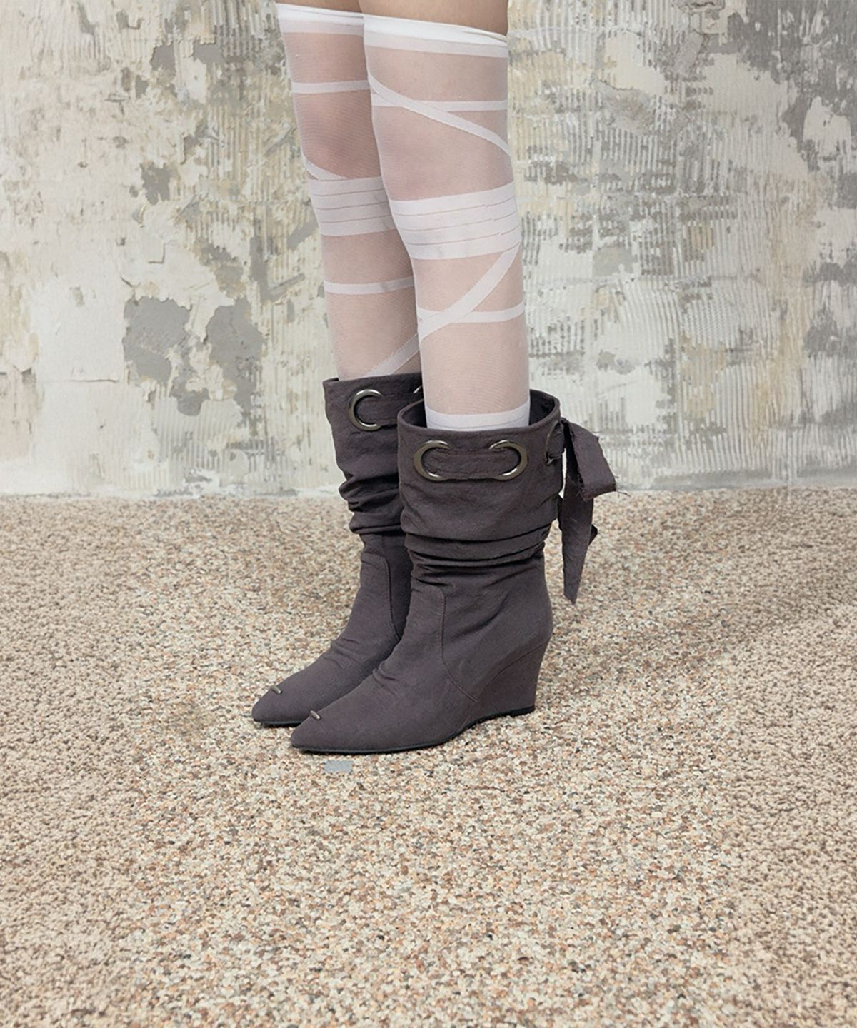 에트오소메(ETRE AU SOMMET) Ankle Wedge Heel Boots (Brown)