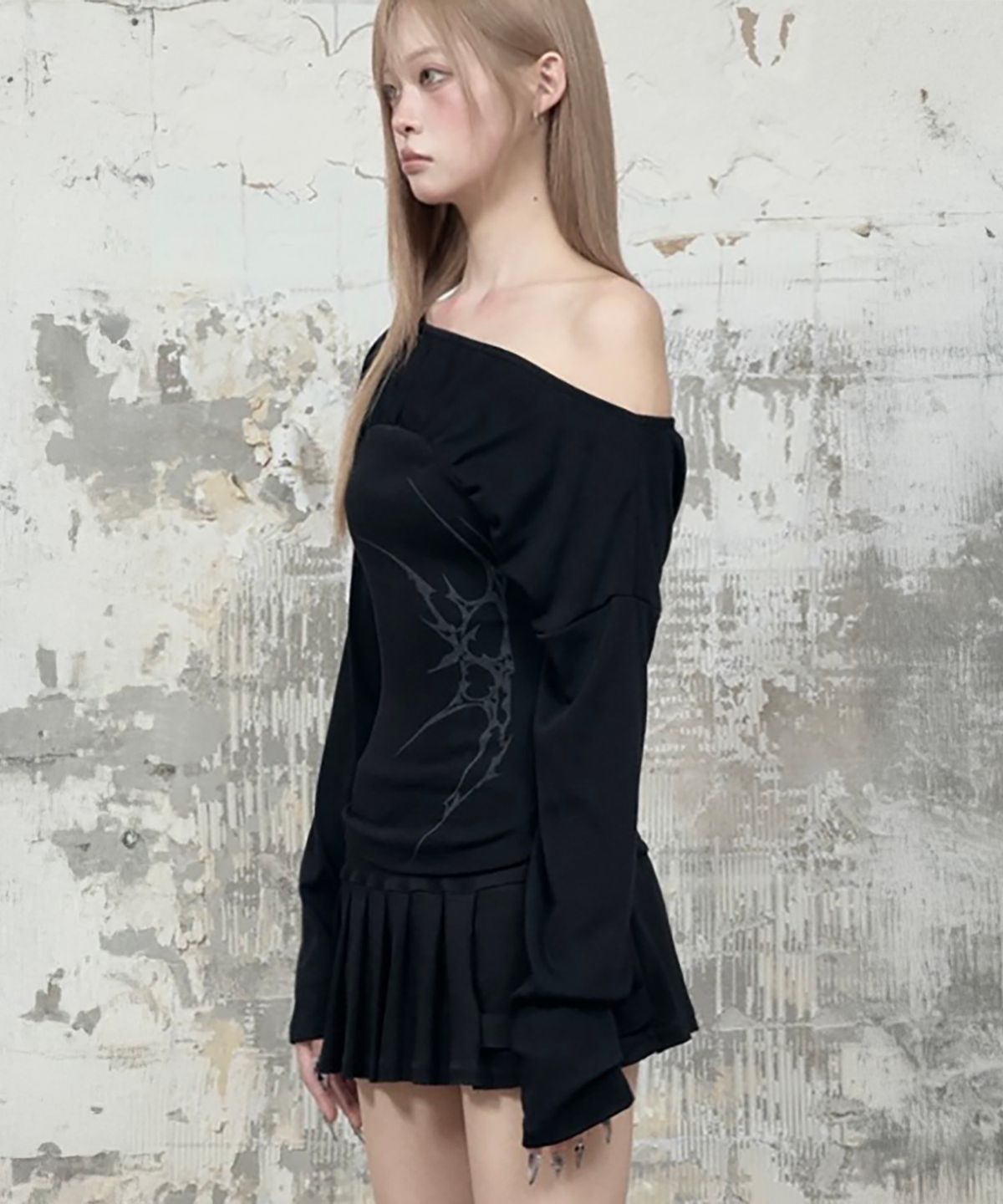 에트오소메(ETRE AU SOMMET) Glam Drape Shirring Long Sleeve (Black)