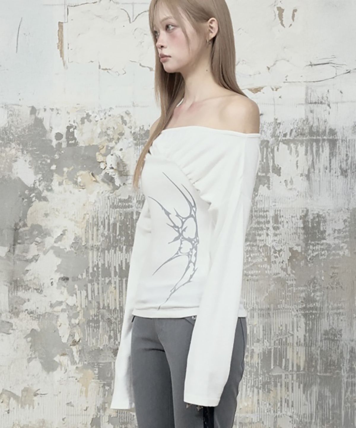 에트오소메(ETRE AU SOMMET) Glam Drape Shirring Long Sleeve (White)
