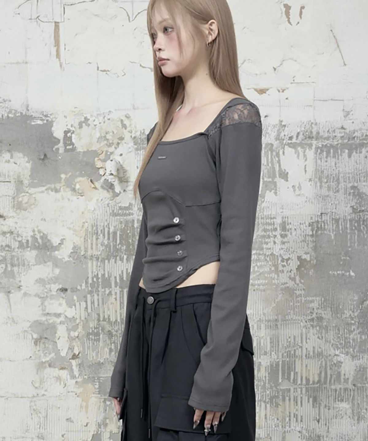 에트오소메(ETRE AU SOMMET) Bust Line Pintuck Detail Long Sleeve (Dark Gray)