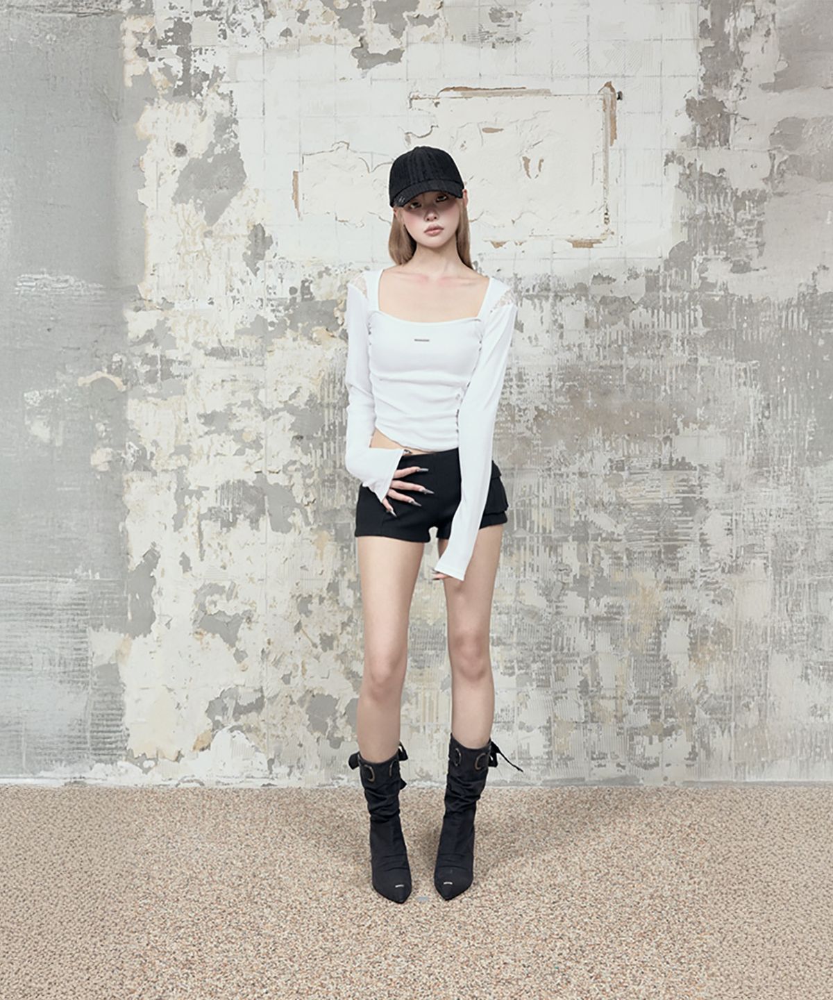 에트오소메(ETRE AU SOMMET) Bust Line Pintuck Detail Long Sleeve (White)