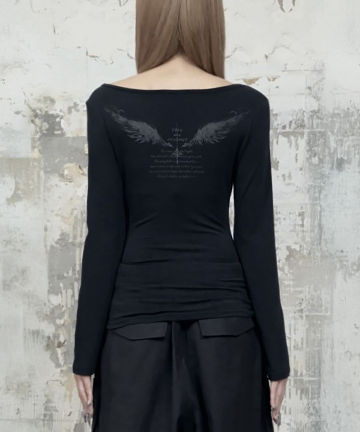 에트오소메(ETRE AU SOMMET) Drape Wing Shirring Long Sleeve (Black)