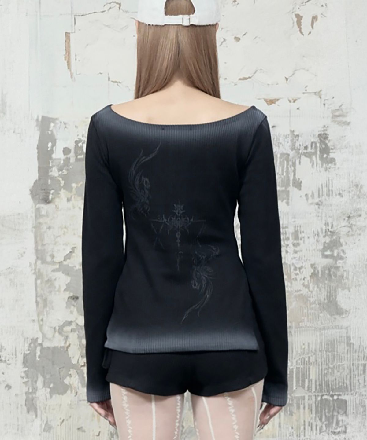에트오소메(ETRE AU SOMMET) Dirty Wash Lettering Long Sleeve (Black)