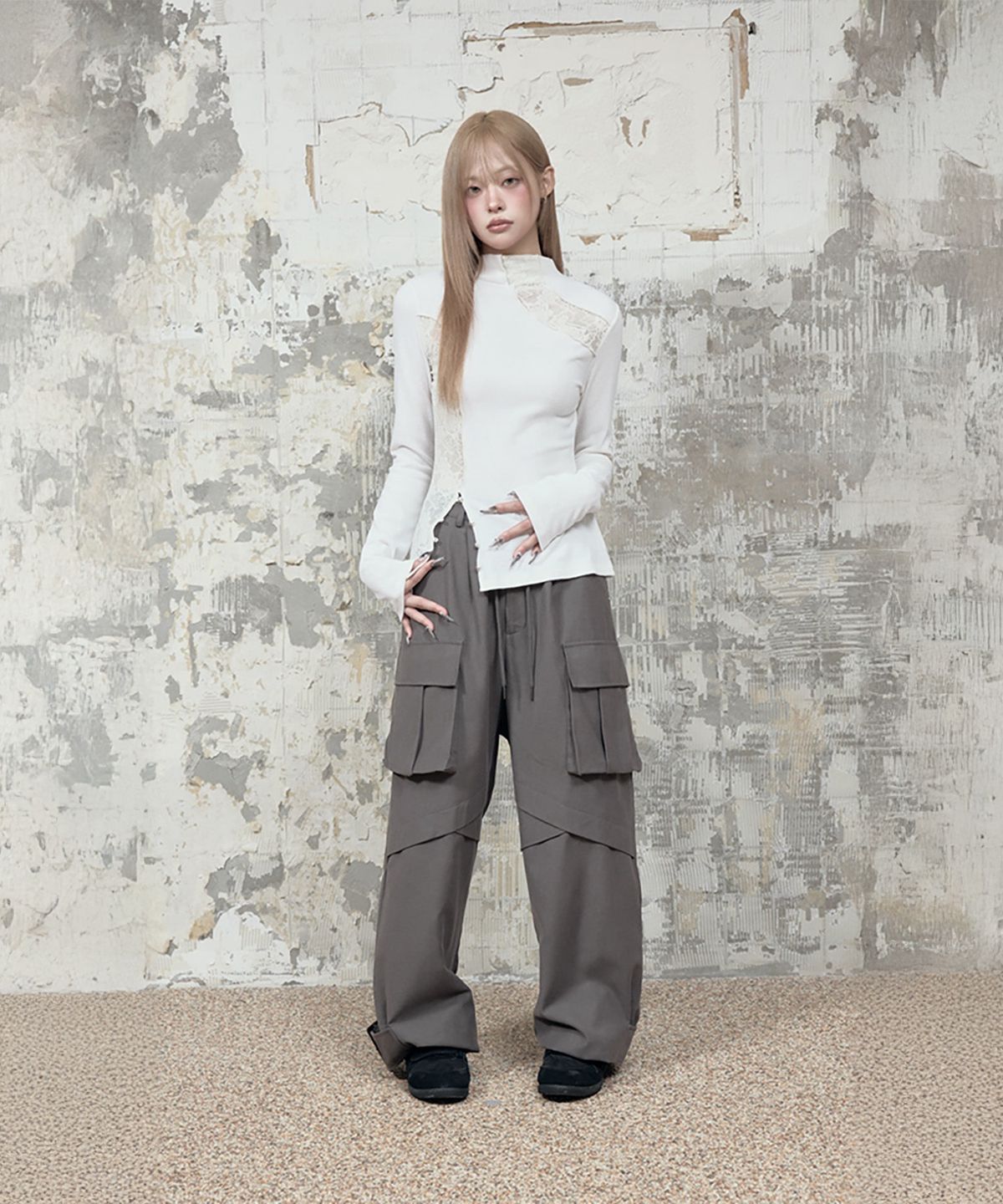 에트오소메(ETRE AU SOMMET) Lace Layer High Neck Slim Long Sleeve (White)