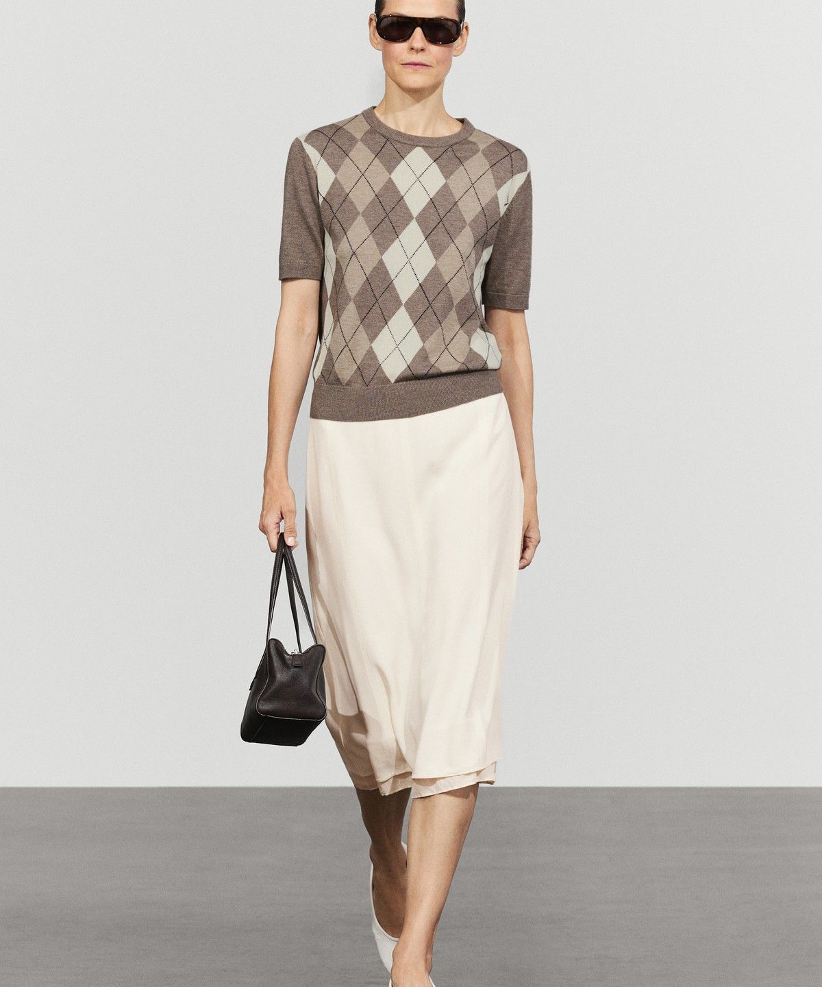마시모두띠(MASSIMO DUTTI) 다이아몬드 패턴 반팔 니트