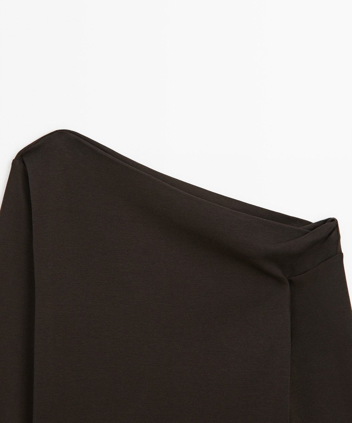 마시모두띠(MASSIMO DUTTI) 드레이프 숄더 티셔츠