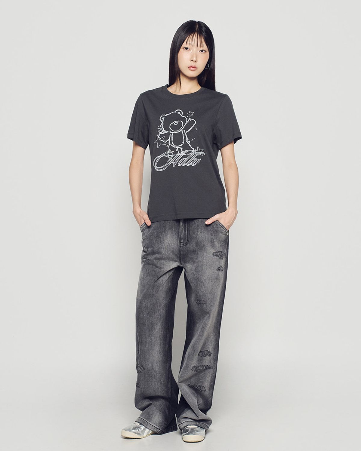 아크메드라비(ACME DE LA VIE) WOMAN INK AC BEAR SHORT SLEEVE T-SHIRT