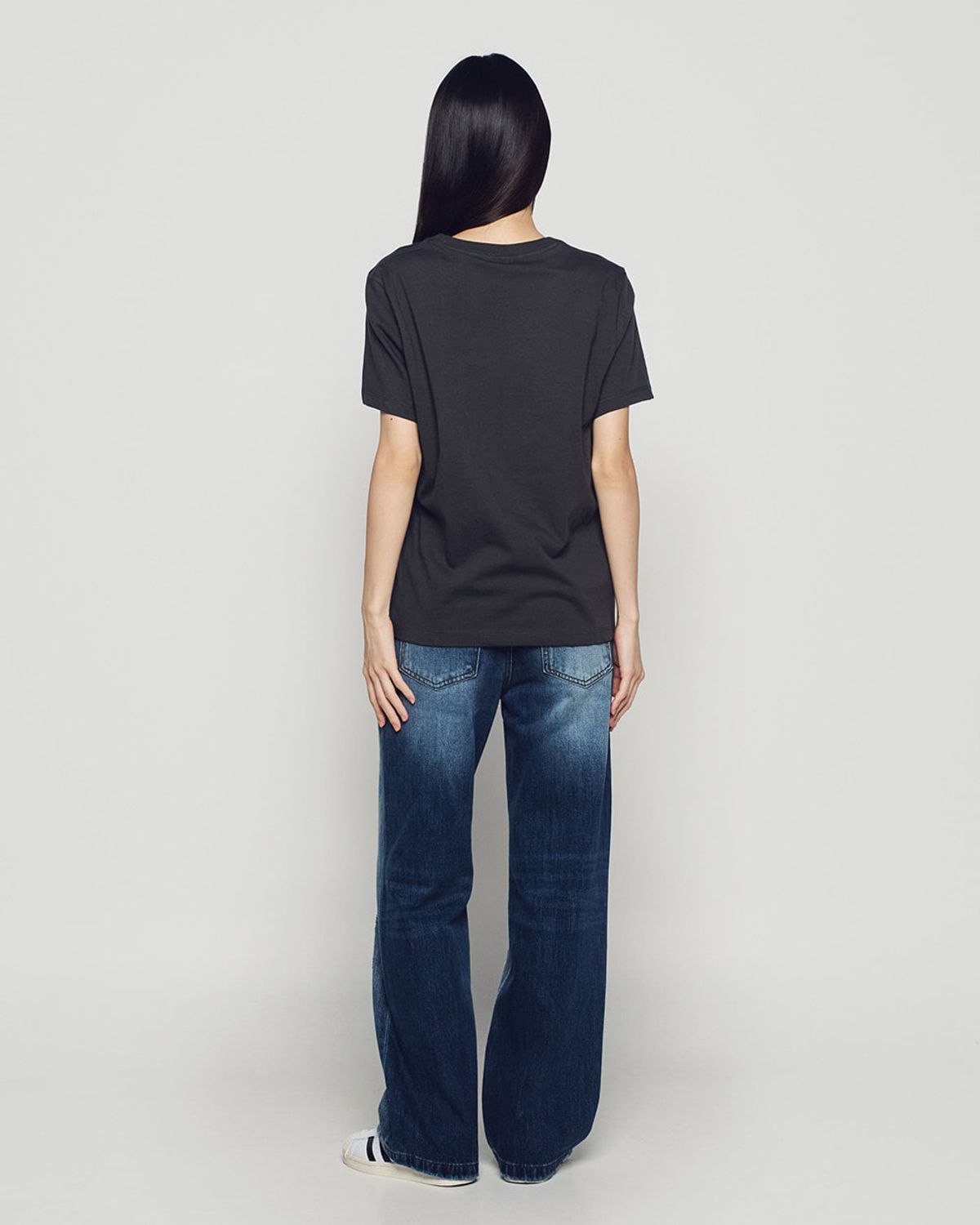 아크메드라비(ACME DE LA VIE) WOMAN LOGO HOTFIX SHORT SLEEVE T-SHIRT
