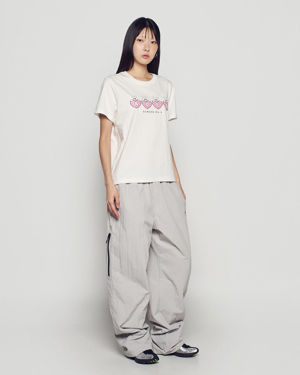 아크메드라비(ACME DE LA VIE) WOMAN HEART APPLIQUE BUNNY SHORT SLEEVE T-SHIRT