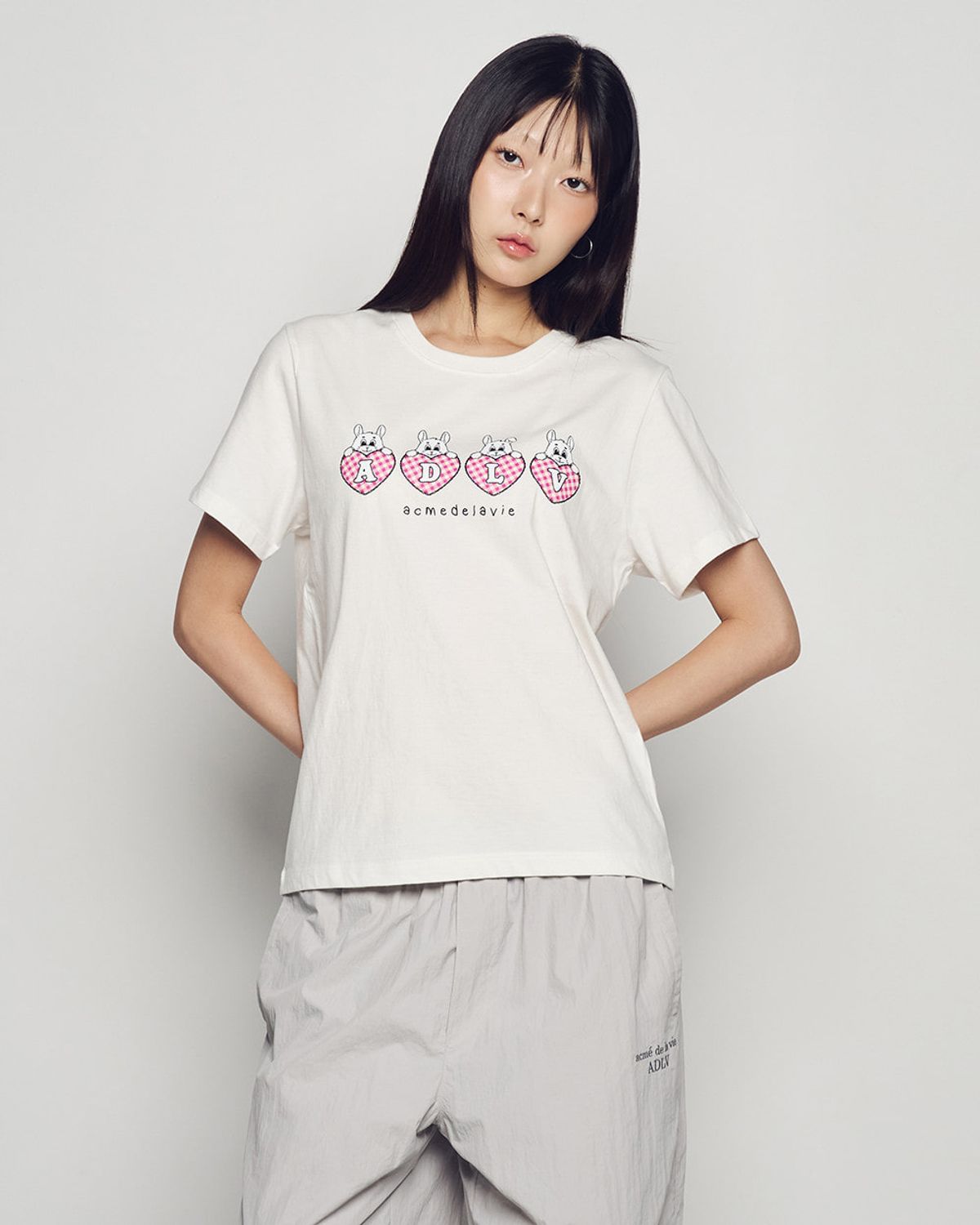 아크메드라비(ACME DE LA VIE) WOMAN HEART APPLIQUE BUNNY SHORT SLEEVE T-SHIRT