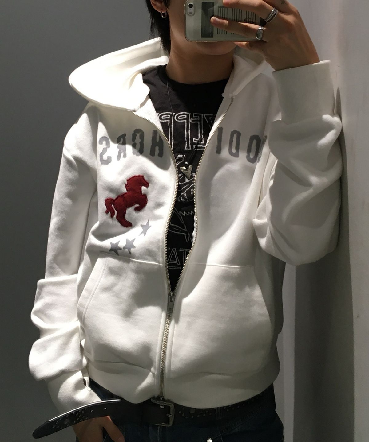 노디(NODI) 스텝 온 스타 후드 집업 아이보리